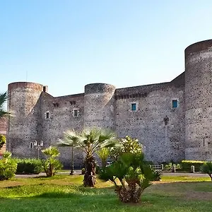la-finestra-sul-castello.catania-hotels.net/